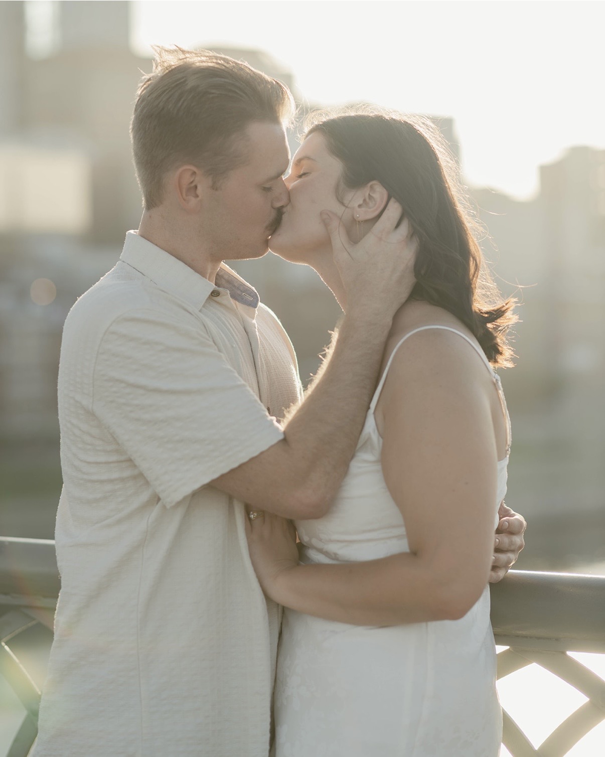 A kiss on the bridge